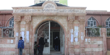 The Humanitarian Endowment Association distributes logistical supplies to mosques in Deir Ezzor