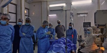 ورشة تدريبية متخصصة في العمليات الجراحية بدير الزور بتنظيم من “سامز” ومديرية الصحة