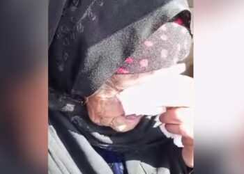 ترحيل سيدة سورية مسنّة من الكويت بعد دخولها بفيزا زيارة عائلية