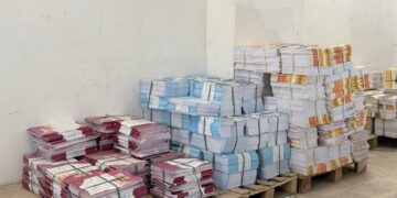 Deir Ezzor Directorate of Education Supplies Al-Mayadin Schools with 38,000 Schoolbooks