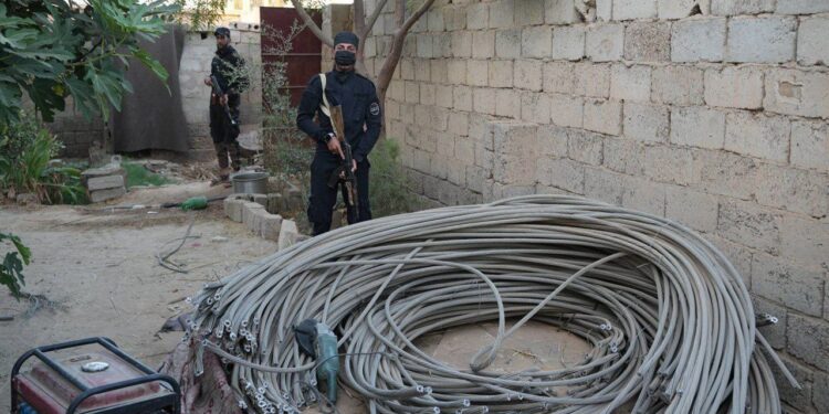 Internal Security Arrests Gang for Stealing Electrical Cables in Al-Taybah