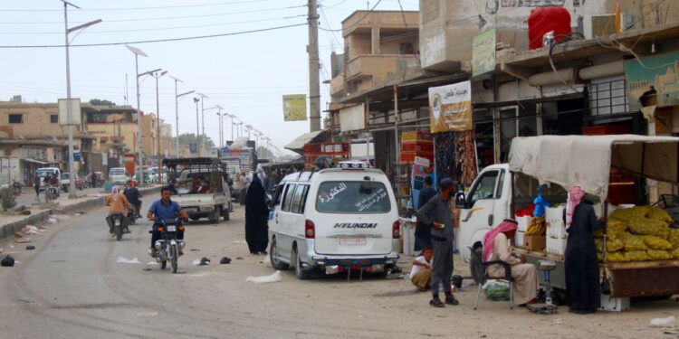 The spread of garbage in the town of Maadan, west of Deir Ezzor , poses a major concern for residents