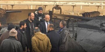 وزارة الطاقة تجري جولة ميدانية على حقول دير الزور لتقييم الأضرار ووضع خطة إعادة تأهيل