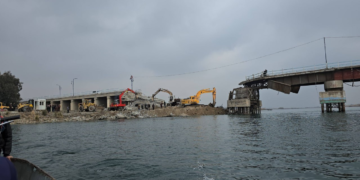 بدء أعمال صيانة جسر المنصور القديم في مدينة الرقة