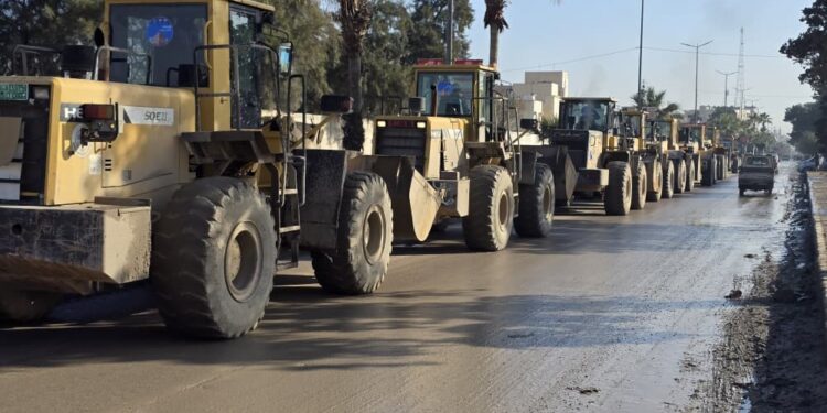 حملة “ركتنا جنتنا” تنطلق في الرقة بمشاركة عشرات الآليات لتنظيف المدينة