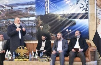 لقاء في دير الزور ضم قائد الأمن الداخلي وفعاليات مجتمعية