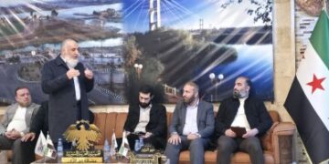 لقاء في دير الزور ضم قائد الأمن الداخلي وفعاليات مجتمعية