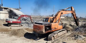 Maintenance and rehabilitation work begins on Al-Rashid Bridge in Raqqa to put it back into service