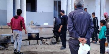 A charitable restaurant in the Al-Ommal neighborhood in Deir Ezzor provides iftar ( Ramadan breakfast) meals for needy families