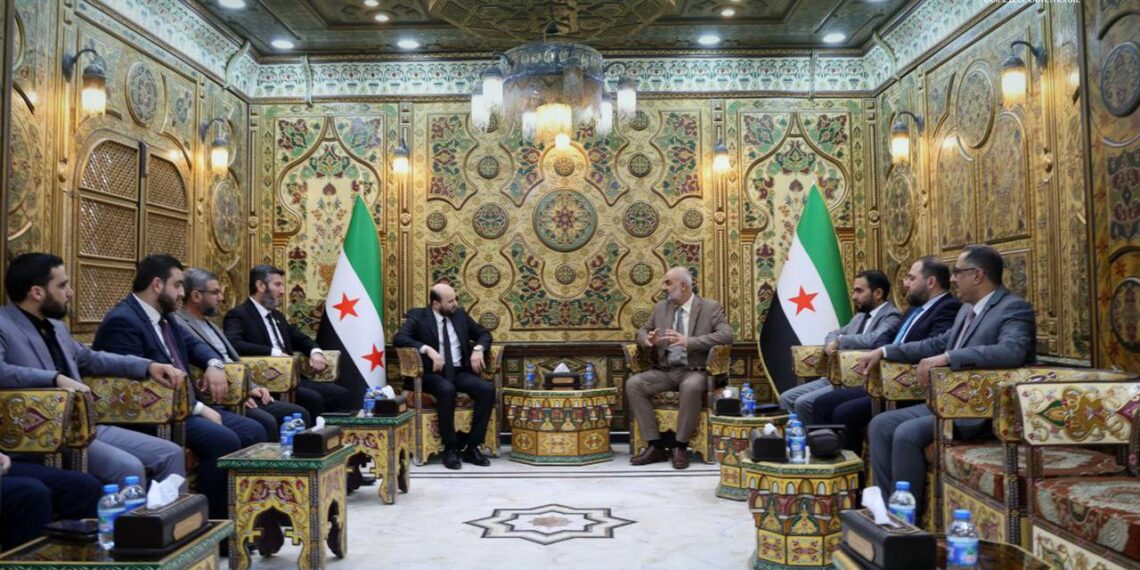 The Minister of Energy and the Governor of Deir ez-Zor meet with the governorate’s notables to discuss improving basic services