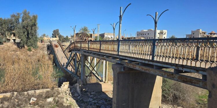 “Muhammed Al-Durra” bridge collapsed in Deir Ezzor , injuring three people