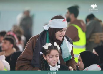 دير الزور تستحضر ذاكرة الثورة في احتفال رسمي وشعبي واسع