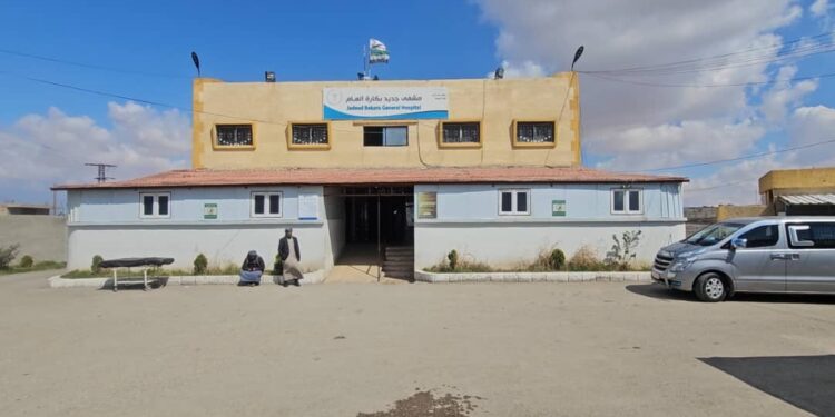 مشفى جديد بكارة في ريف دير الزور مهدد بالإغلاق وسط مخاوف من كارثة صحية