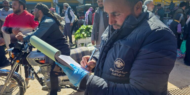 تشميع 9 محال لبيع الفروج في دير الزور خلال جولات رقابية مكثفة