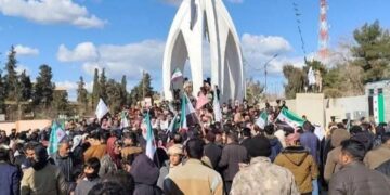 تجمّع شعبي في رأس العين رفضًا لدخول “الأسايش” إلى المدينة