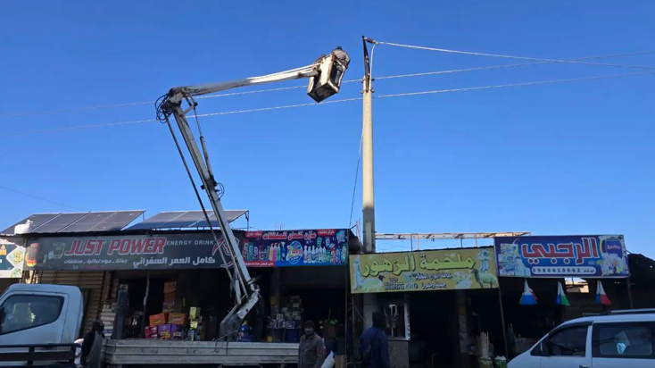 إعادة التيار الكهربائي إلى أحياء في الرقة بعد انقطاع دام أكثر من سبع سنوات