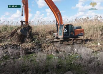 أعمال تعزيل وصيانة في ريف الرقة لتعزيز تصريف المياه ودعم الزراعة