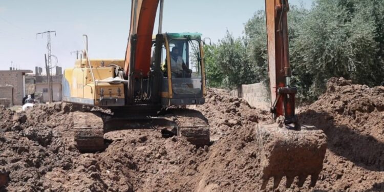 أعمال صيانة متواصلة لشبكة المياه في البحرة بريف دير الزور لتحسين الخدمة