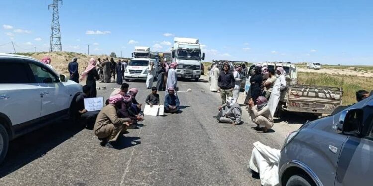 Farmers in Hasakah block Tal Abyad road in protest over lack of agricultural diesel allocations