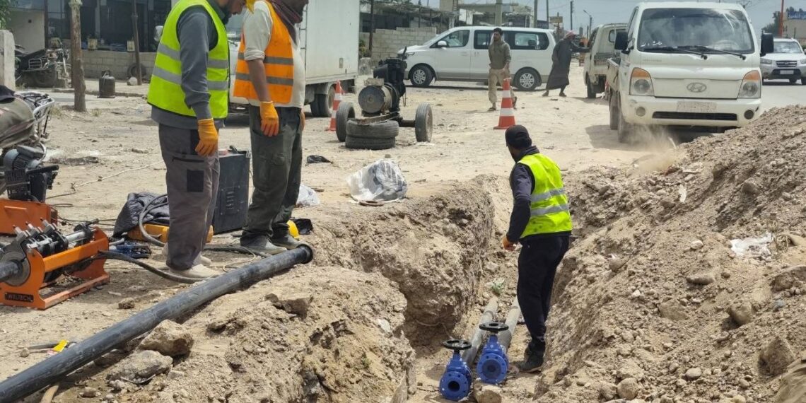 تأهيل شبكة الصرف الصحي في شارع التكايا بدير الزور