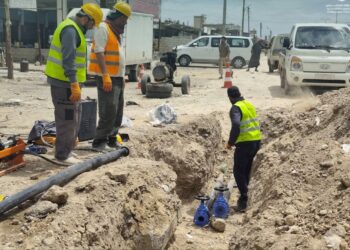 تأهيل شبكة الصرف الصحي في شارع التكايا بدير الزور