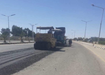 استمرار أعمال تأهيل طريق دير الزور – الميادين – البوكمال لتعزيز السلامة المرورية وتحسين البنية التحتية