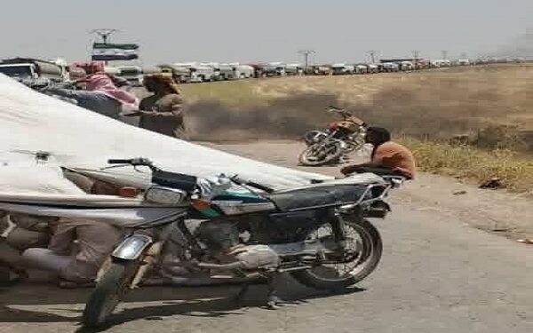 احتجاجات وقطع طرق في ريف الهول للمطالبة بتحسين الخدمات والأوضاع المعيشية