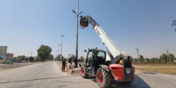 استكمال إنارة المدخل الجنوبي لمدينة الرقة ومتابعة إزالة التجاوزات