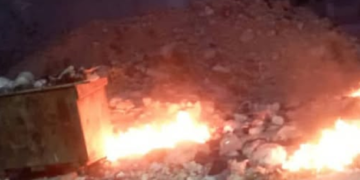أهالي حي العمال بدير الزور يطالبون بوقف حرق النفايات وترحيلها حفاظاً على صحة السكان